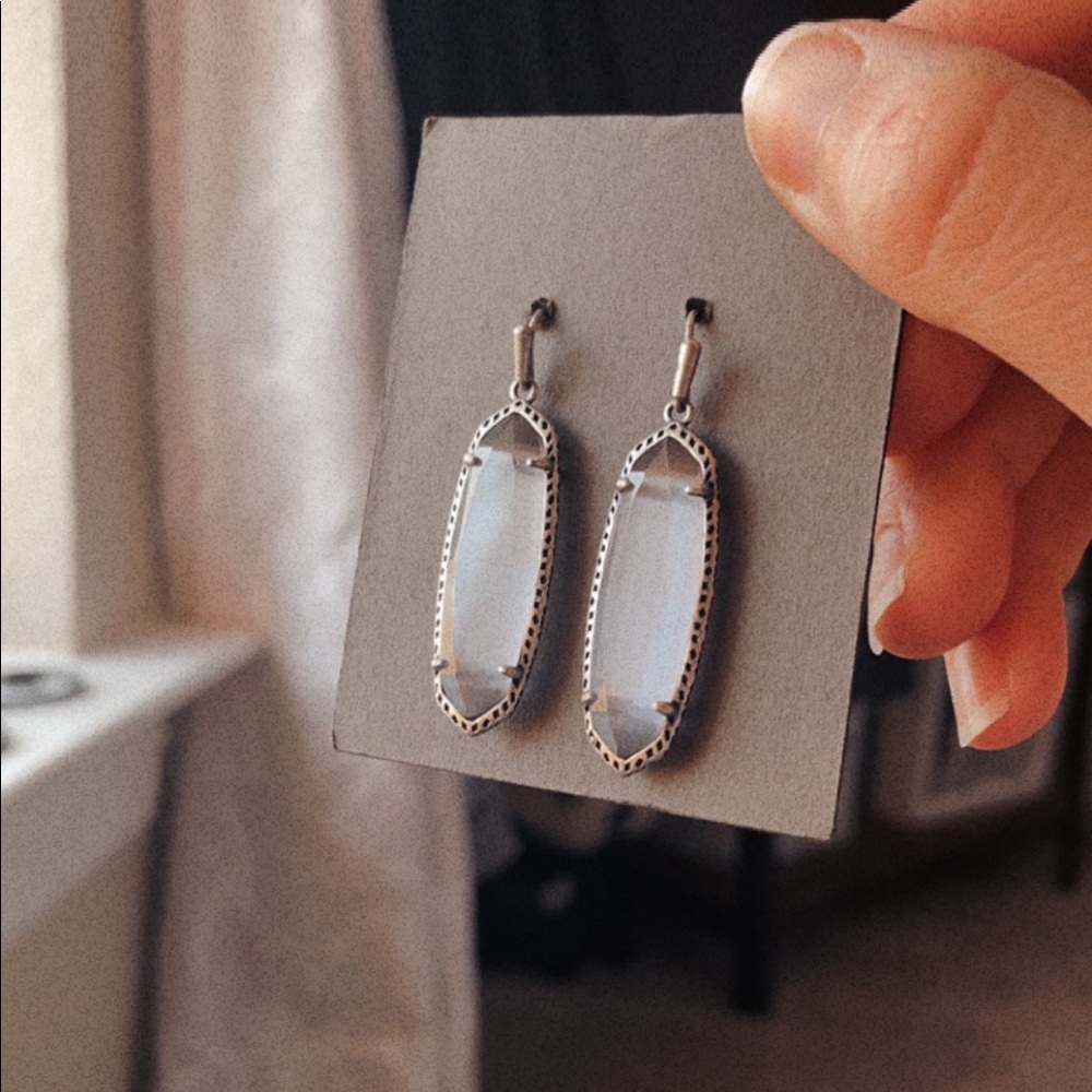 ✨LAYLA DROP KENDRA SCOTT EARRINGS✨